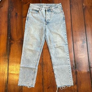 Old Navy Women’s Extra High-Waisted Sky-Hi Straight Button-Fly Jeans